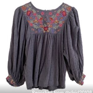 Solitaire gray/purple embroidered top